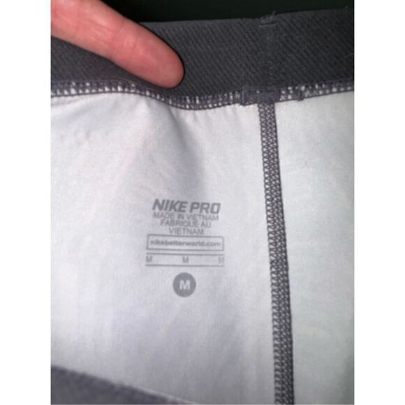 Nike PRO Dri Fit Capri Legging Women’s Medium - Picture 4 of 4